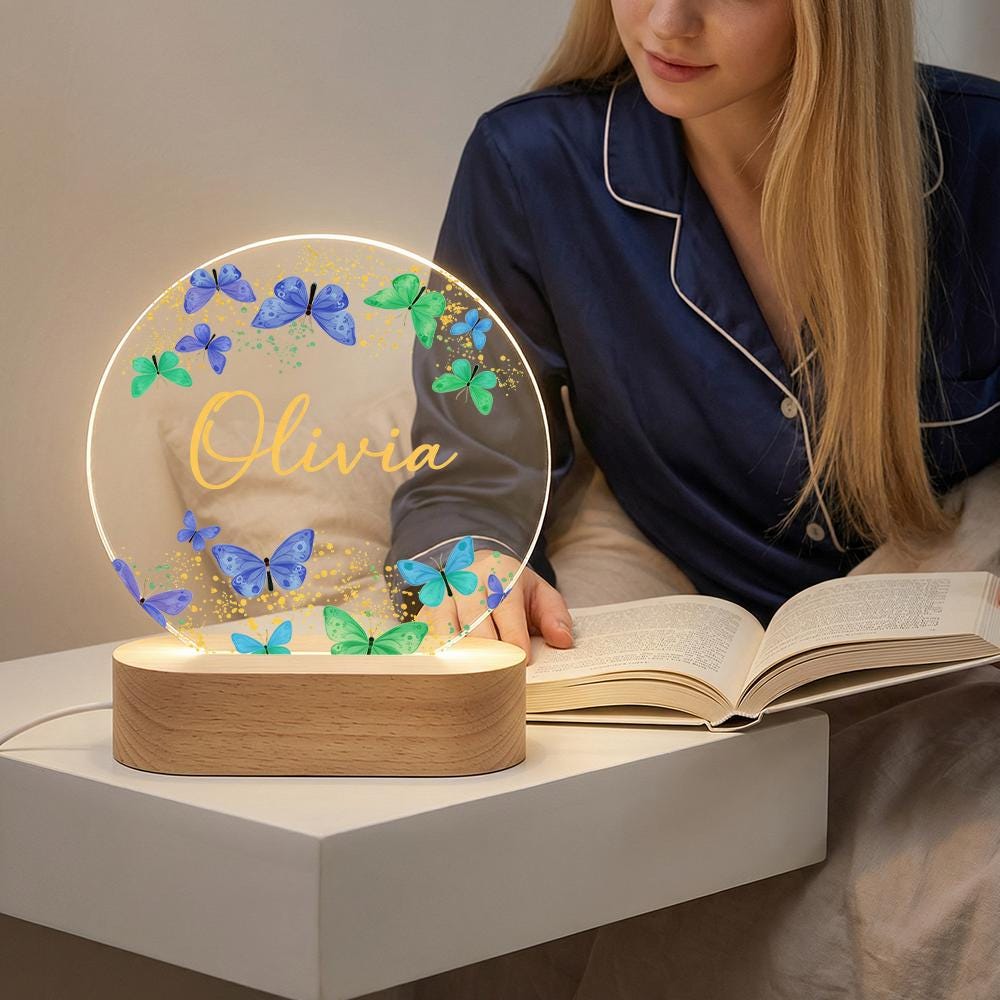 Personalized acrylic night light with butterfly wreath, custom name LED lamp, wooden base, nursery decor, girls room, baby shower gift